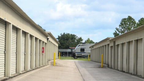 Drive-up self-storage units in Kissimmee, FL