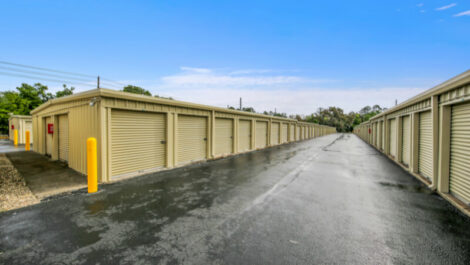 Drive-up storage units in Dunnellon, FL