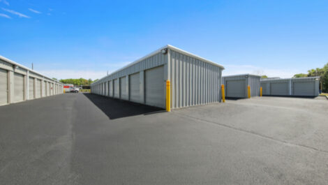 Drive up storage units in High Springs, FL