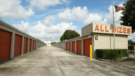 Drive up units in Orlando, FL