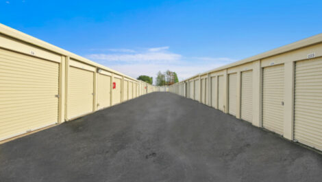 Easy access storage units in Kissimmee, FL