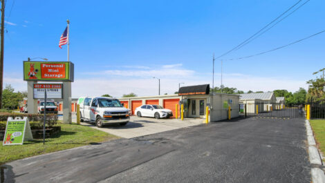 Self-storage facility office in Kissimmee, FL