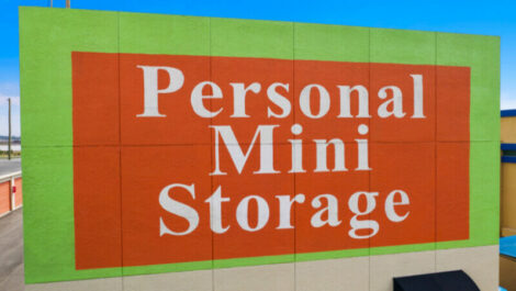 Personal Mini Storage sign in Kissimmee, FL