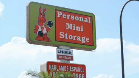 Self storage facility signage in Kissimmee, FL