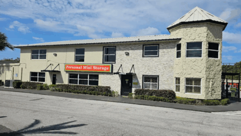 Self storage facility office in Davenport, FL