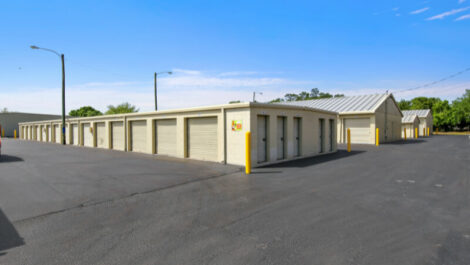 Self storage units in Kissimmee, FL