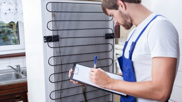 Tips for Thoroughly Cleaning a Refrigerator Both Inside and Out