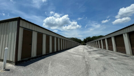 Outside drive-up storage in Fruitland Park Florida